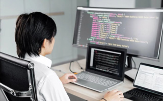  php 动态函数,为了方便调试程序,php提供了什么函数？